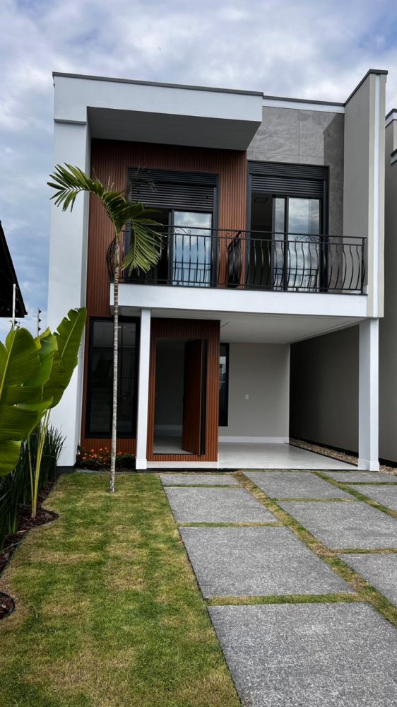 Casa Alto Padrão - Venda - Universitário - Tijucas - SC
